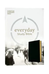 CSB Everyday Study Bible Black Bonded Leather con recursos de estudio para el uso diario